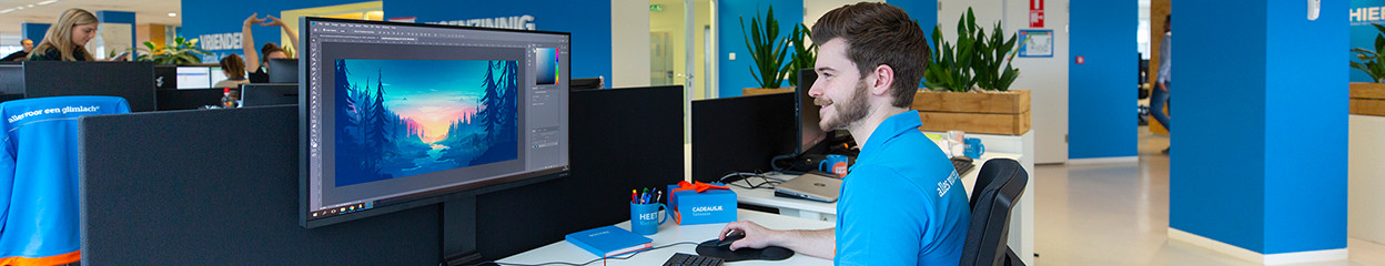 How do you choose an adjustable monitor?