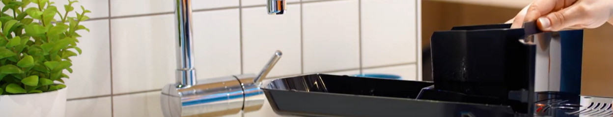 Hoe los je de melding ‘leeg de koffiediklade’ op jouw volautomaat op?