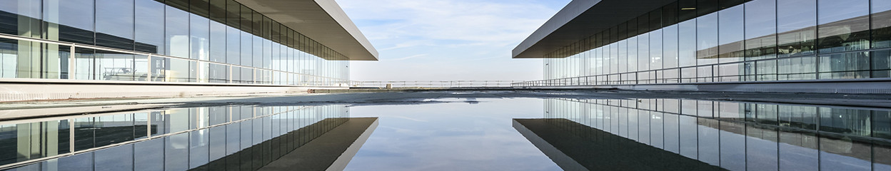 Tips to take a symmetrical architectural photo