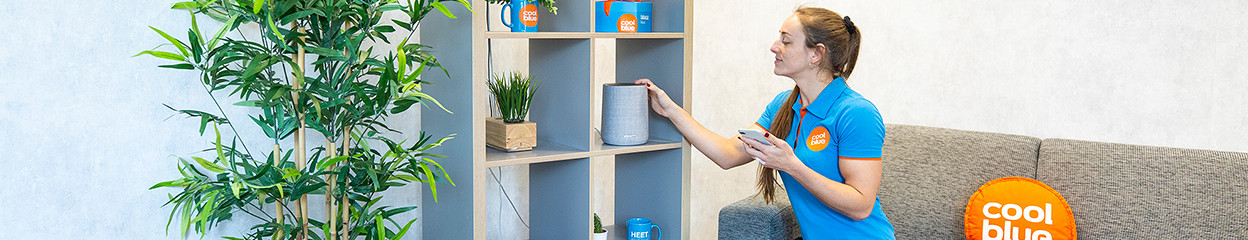 How do you ensure a good connection with your Harman Kardon speakers?