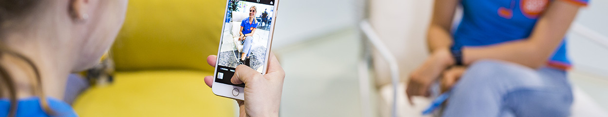 How do you control the Apple iPhone with one hand?