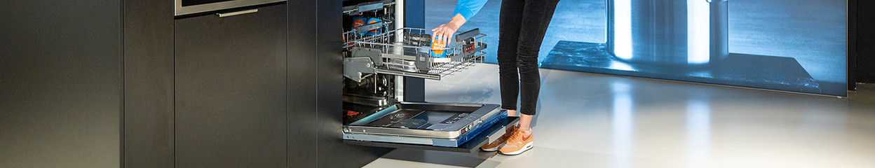 What are the different AEG dishwasher technologies?