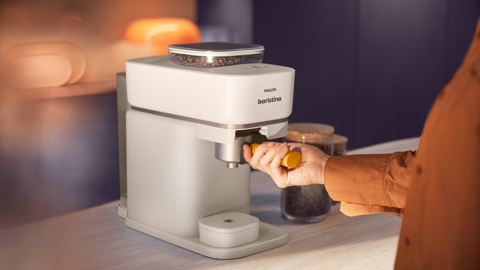 Zet gemakkelijk koffie van versgemalen bonen