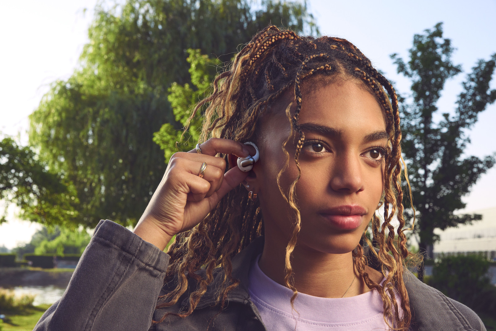 Listen comfortably the entire day