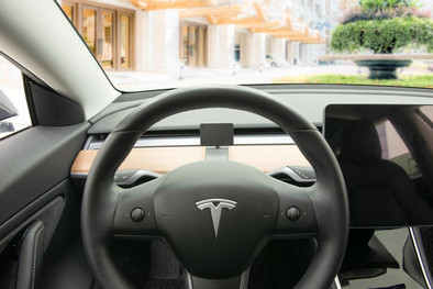 Le produit Brodit ProClip Tesla Model 3 2018-2021 Center Mount ne sera plus jamais disponible