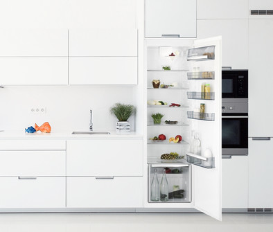 AEG SKB618F1DS is no longer available