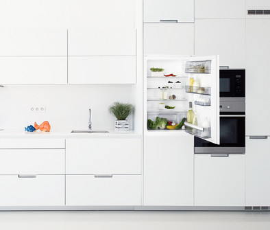 Le produit AEG SKB588D1AS ne sera plus jamais disponible