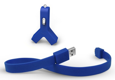 TYLT Y-Charge 2.1 Dual USB Car Charger + Lightning Cable Blue is nooit meer leverbaar