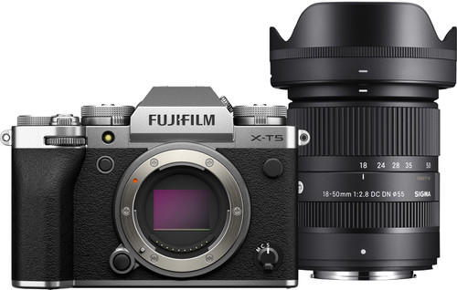 Fujifilm X-T5 Argent + Sigma 18-50 mm f/2.8 DC DN Contemporary Main Image