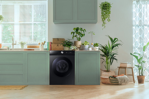 Samsung WD11DB8B85GB QuickDrive - 11/6kg product in use