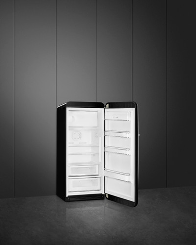 SMEG FAB28RBL6 binnenkant