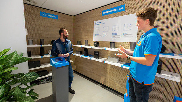 Test WiFi speakers in the store