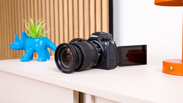 Nikon Z6 III : écran rotatif et inclinable