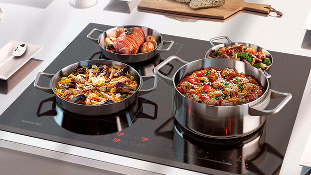 inductiekookplaat met pannen