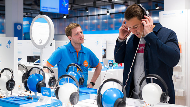 In which stores can you find our headphones?