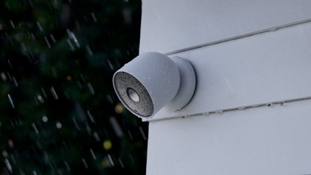 Tip 4: keep the camera warm