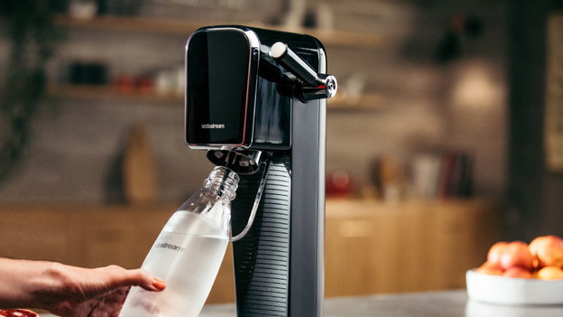 Attach SodaStream bottle