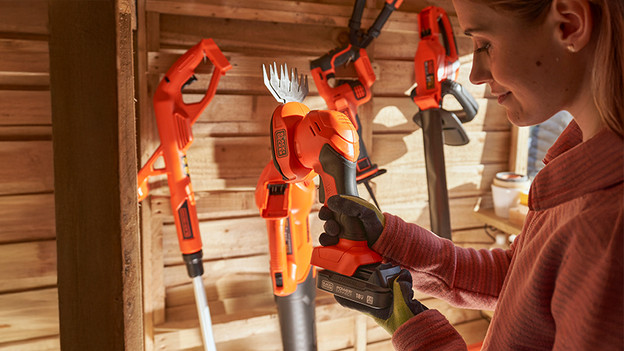 BLACK+DECKER POWERCONNECT battery platform