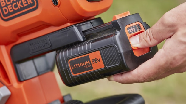 Battery platform for cordless leaf blowers