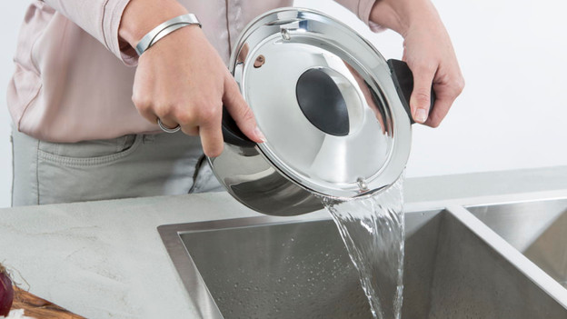 Versez les liquides en toute sécurité et facilement