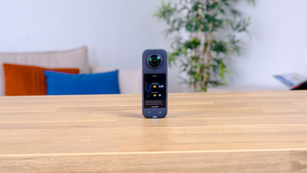 X4: 360-degree footage in 8K at 30 fps