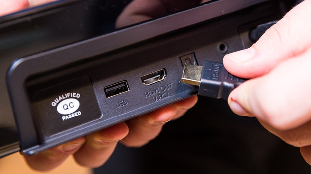 Branchez le câble HDMI à votre barre de son