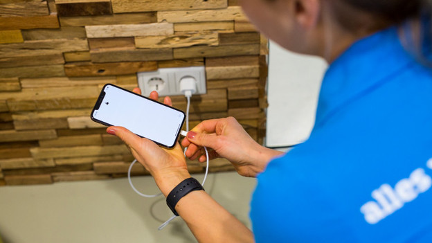 Apple iPad charges slowly