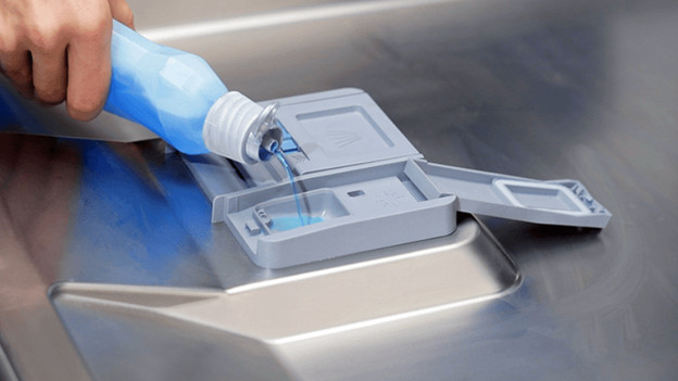 Remplir le liquide de rinçage