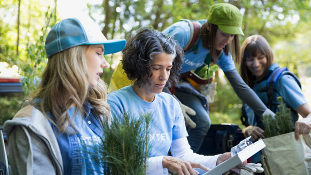 Woman giving an explanation.