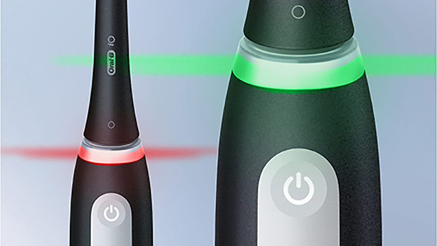 iO 4 and 5: light signal and app