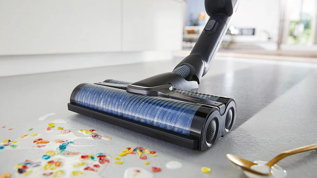 Dweilen en stofzuigen tegelijkertijd