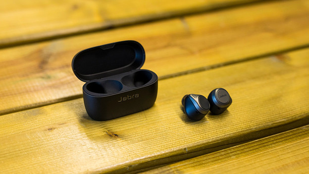 Jabra oordopjes op tafel