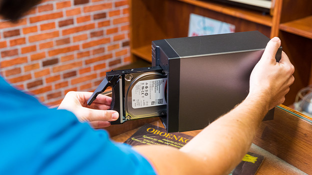 Asustor NAS with special NAS hard drives from Seagate Ironwolf