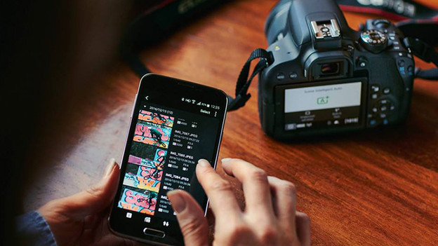 Comment connecter mon appareil photo reflex Canon sans fil à mon téléphone ?