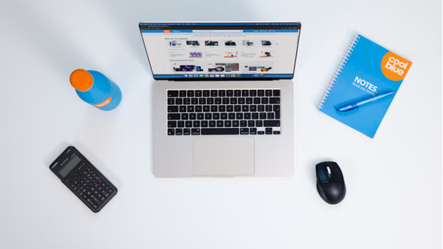 Temporarily receive € 50 extra student discount on laptops