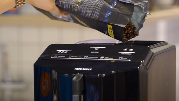 Vul het bonenreservoir