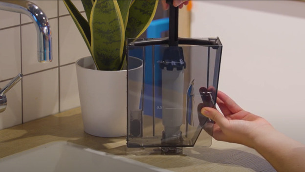 Set the water filter