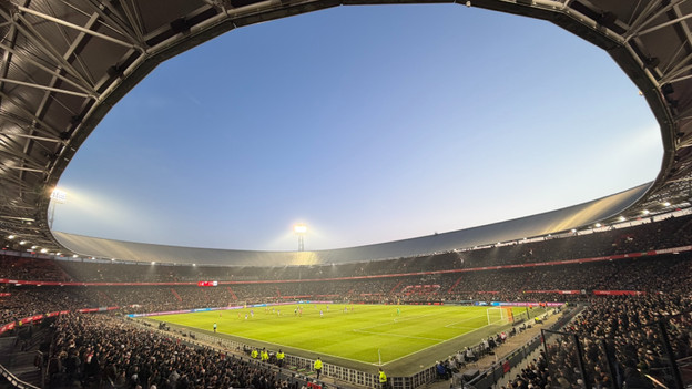 Photo with wide-angle lens