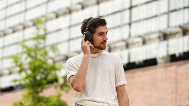 Sennheiser Momentum 4: multi-touch