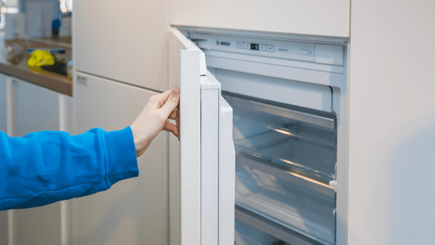 Upright freezer