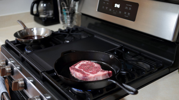Meat on a gas stove
