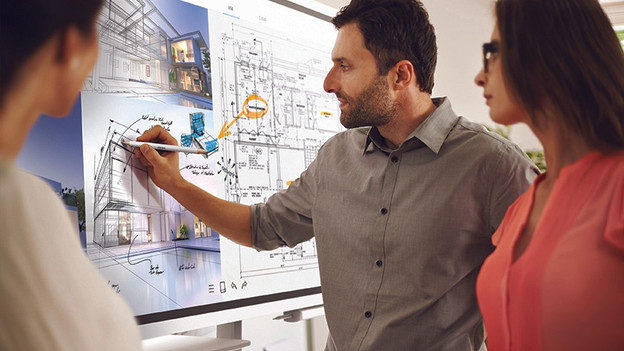 Contrôlez un écran tactile grand format et prenez des notes tout en travaillant