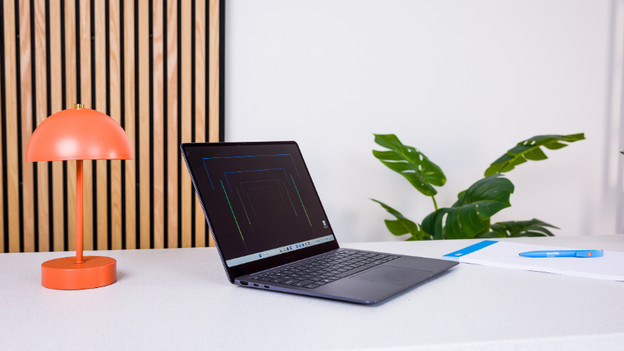 PC portable Samsung sur une table