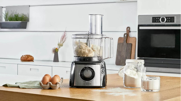 Food processor with dough