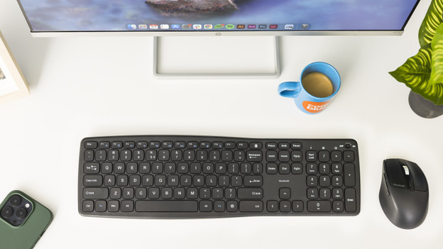 Wireless keyboard and mouse by BlueBuilt