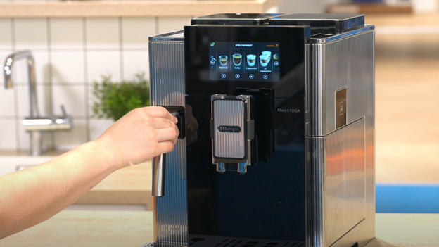 Placez l'écoulement d'eau chaude