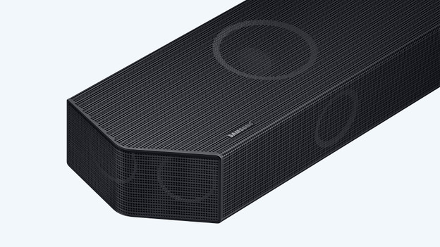 Samsung HW-Q930C: 13 in soundbar + 4 in rear speakers