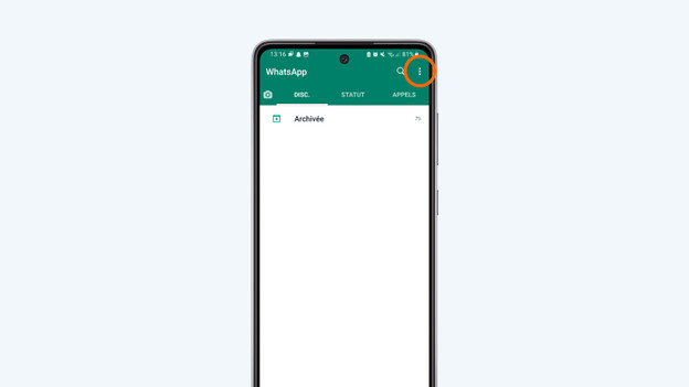 Appuyez sur les trois points en haut à droite.