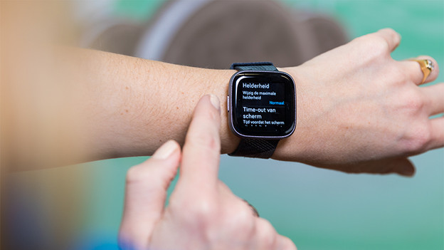 Pas de helderheid van je scherm aan 