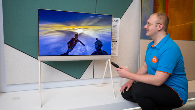 First impression of the LG Posé OLED TV